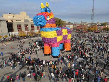 pinata géante en forme d'âne